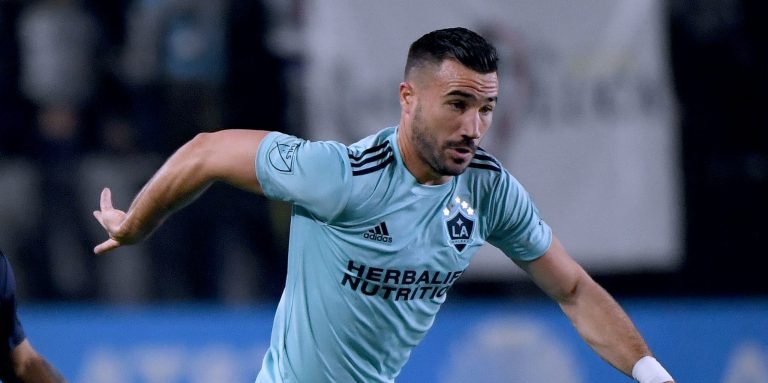 Villa looking at deal to sign free agent Romain Alessandrini