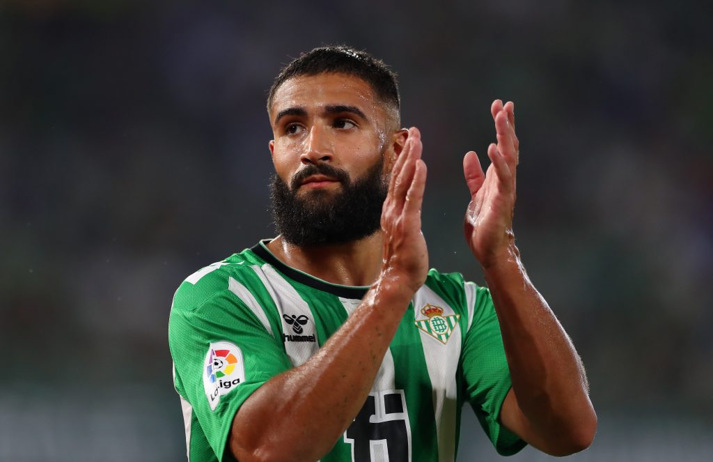 Nabil Fekir applauds