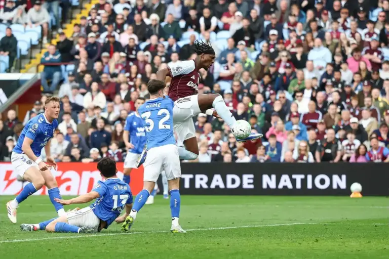 Aston Villa 4-3 Sunderland: Chaotic second half sees the Villans take all three points – Full-time ratings