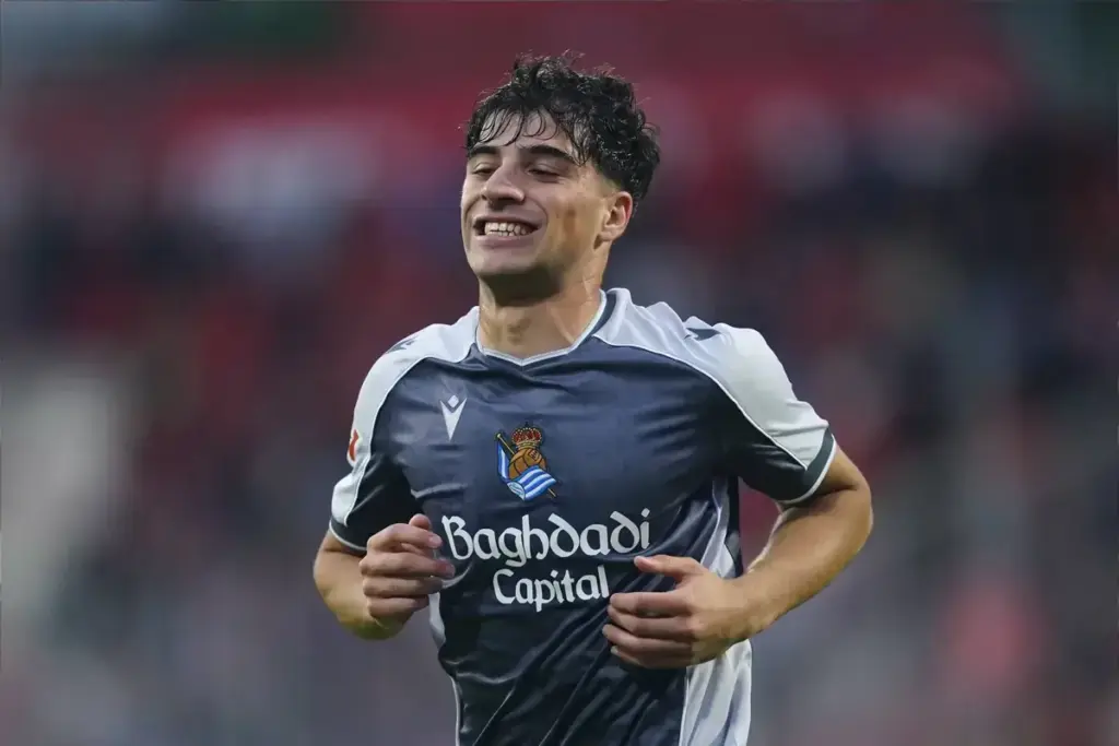 Aston Villa to launch €25 million opening for Real Sociedad star Jon Martín