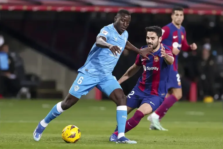 Aston Villa submit €17m offer for Dion Lopy. Emery’s “new Felipe Melo” from Almería