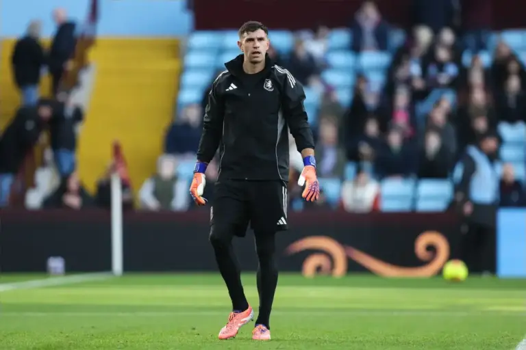 Unai Emery reveals Emi Martinez wants new challenge as Suzuki plan explained