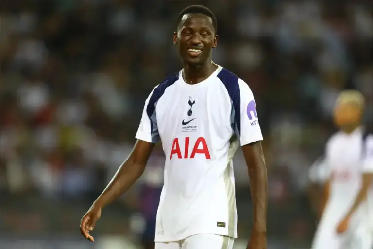 Spurs midfielder wanted by Aston Villa to replace Onana