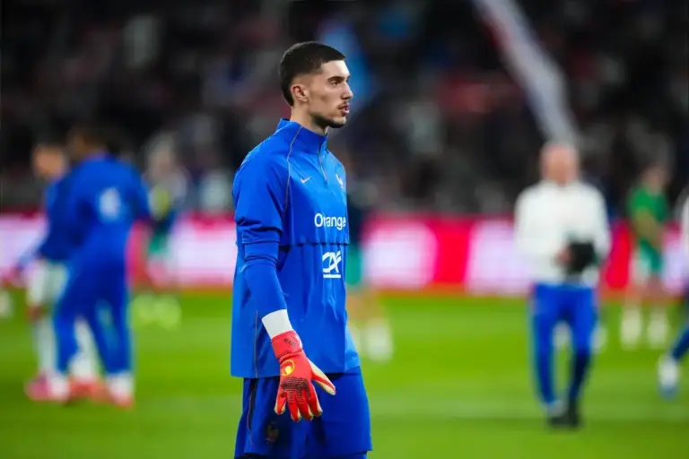 Aston Villa Target Lens Goalkeeper Robin Risser For Summer Transfer