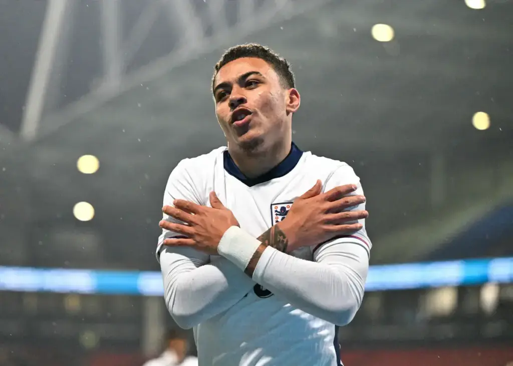 Morgan Rogers playing for Aston Villa amid Arsenal transfer interest