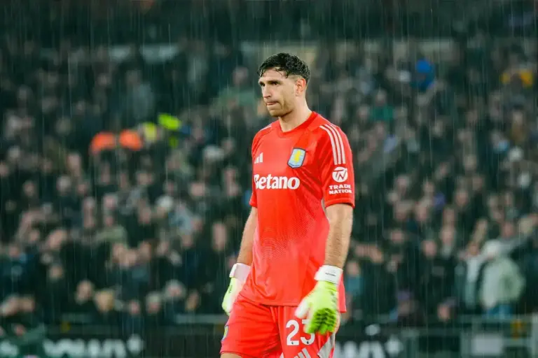 Aston Villa handed fresh Emiliano Martinez warning by Juventus manager