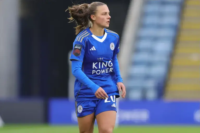 Aston Villa Women Loan Returns Give Natalia Arroyo Early Squad Decisions
