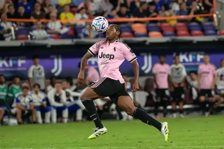 Aston Villa open talks with Juventus striker’s reps as move advances