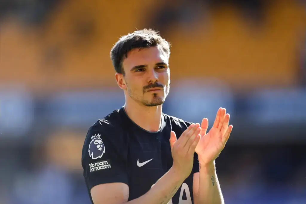 Bayern publicly put Aston Villa transfer target up for sale