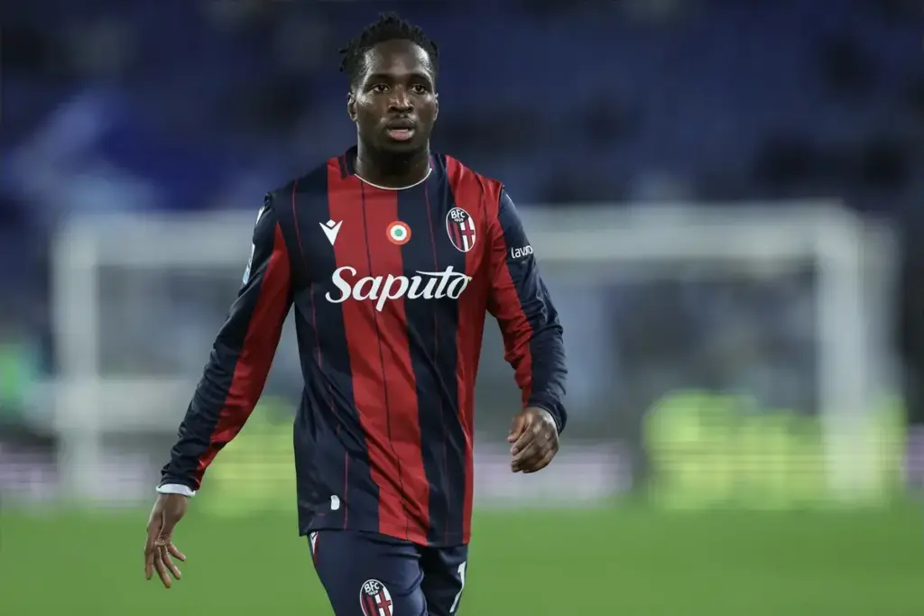 Jonathan Rowe playing for Bologna, a reported Aston Villa transfer target