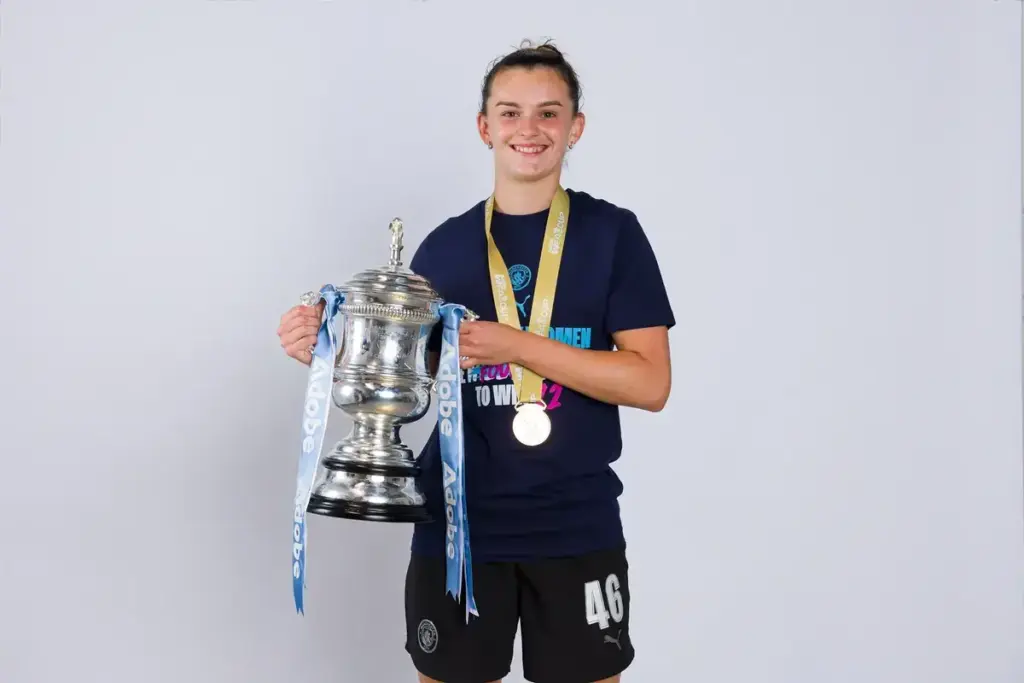 Lily Murphy in action after joining Aston Villa Women on loan from Manchester City