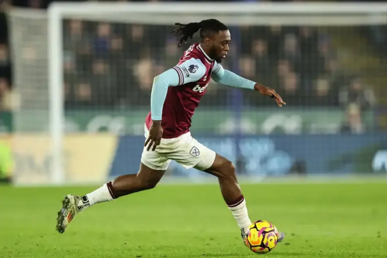 Aston Villa suffer Aaron Wan-Bissaka setback as opening offer rejected