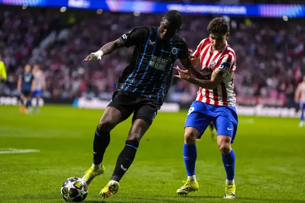 Aston Villa weigh £30m Joel Ordonez transfer despite injury