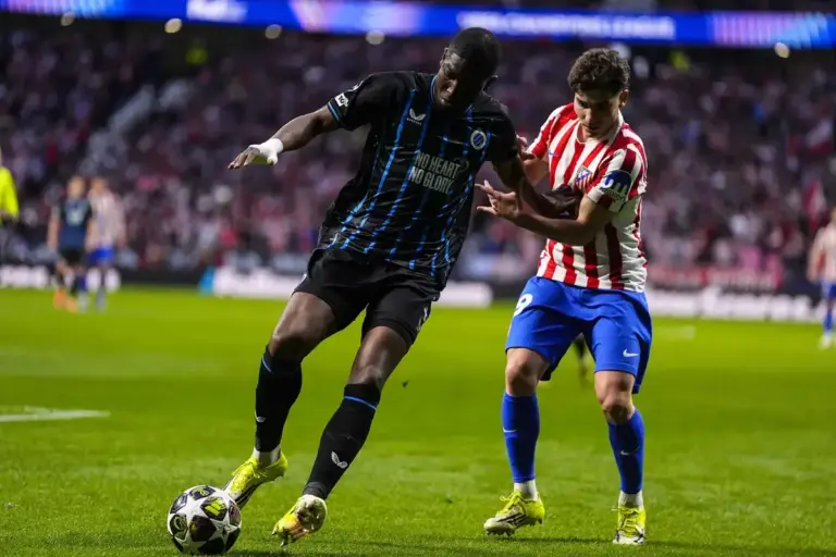 Aston Villa weigh £30m Joel Ordonez transfer despite injury