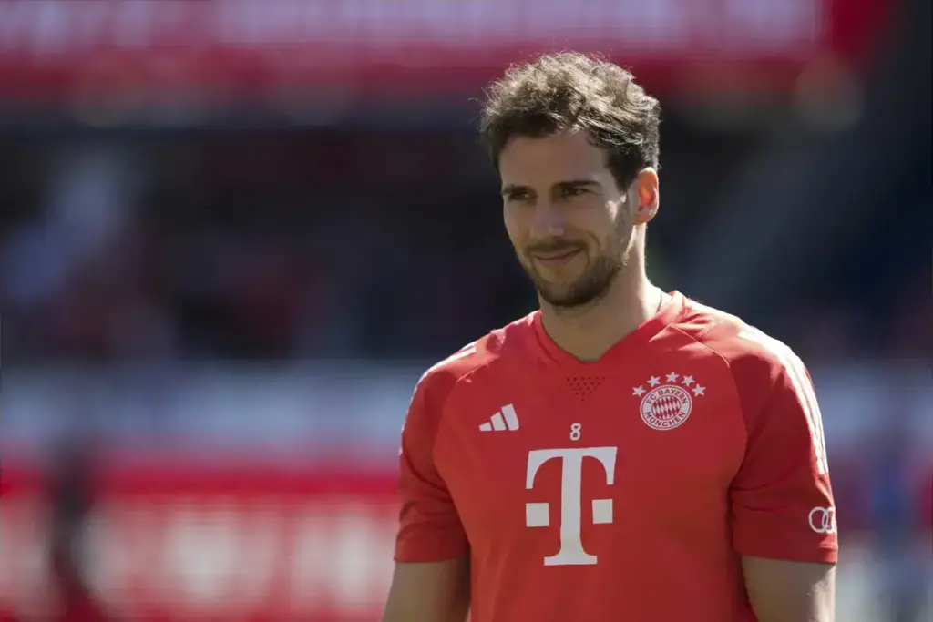 Aston Villa open Leon Goretzka talks after Palhinha transfer blow