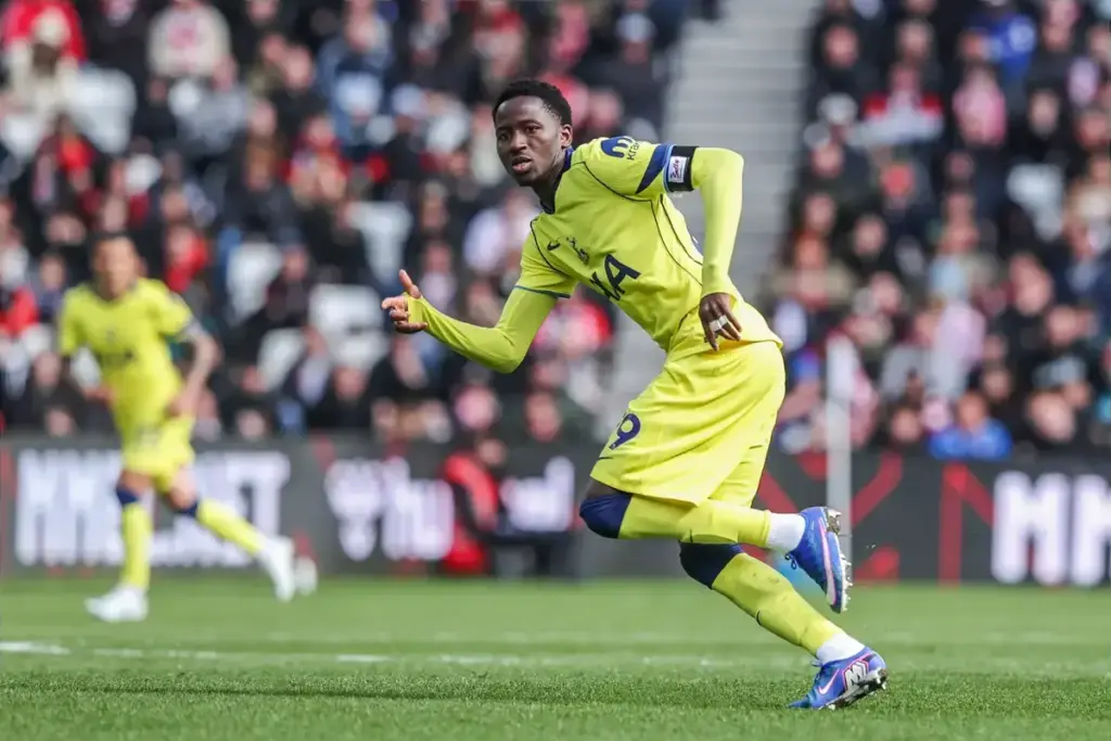 Aston Villa interested in £35m Pape Sarr after Tottenham exit request