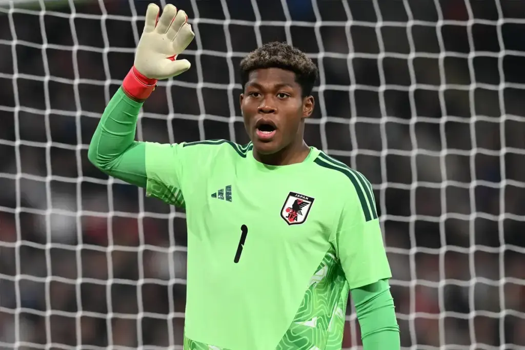 Aston Villa agree Zion Suzuki deal as Juventus bid for Emi Martinez