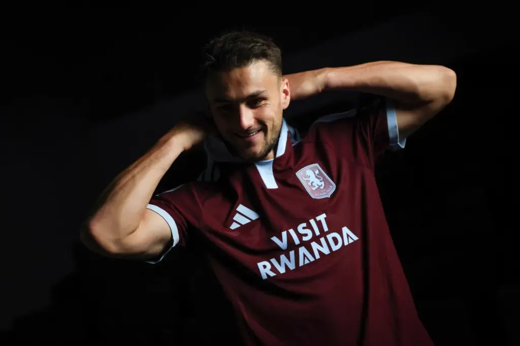 Taylor Harwood-Bellis in action for Aston Villa