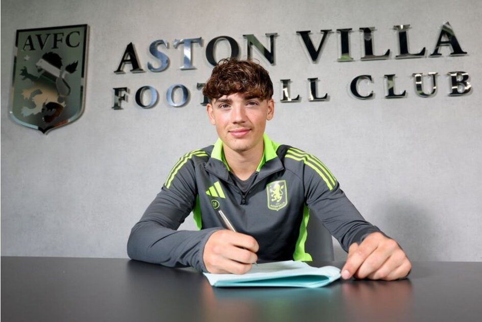 Woody Burgess pushing for Unai Emery attention at Aston Villa