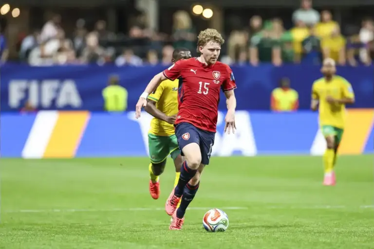 Aston Villa Monitoring Lyon Playmaker Pavel Šulc Ahead of January