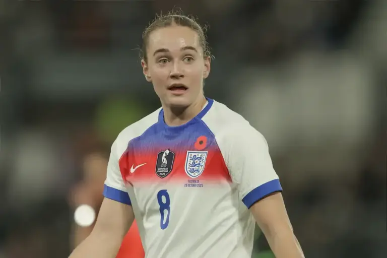 Aston Villa’s Lucia Kendall delivers late double as Sørensen’s bench call sinks Newcastle